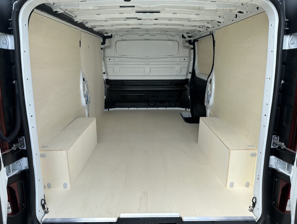 Leasing utilitaire professionnel Renault Trafic accessible auto-entrepreneur, société sans bilan, jeune entreprise avec FIMALOC TOULOUSE et OCCITANIE (Montpellier Nîmes Perpignan...)