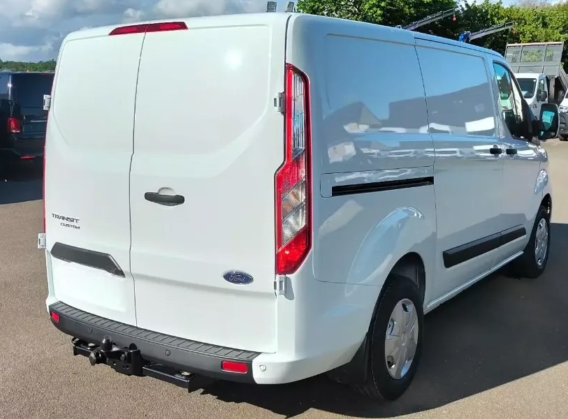 LEASING UTILITAIRE PROFESSIONNEL Ford Transit véhicule utilitaire, voiture de tourisme, voiture de société. Accessible autoentrepreneur, société sans bilan jeune entreprise, avec FIMALOC TOULOUSE OCCITANIE (Montpellier Nîmes Perpignan...)