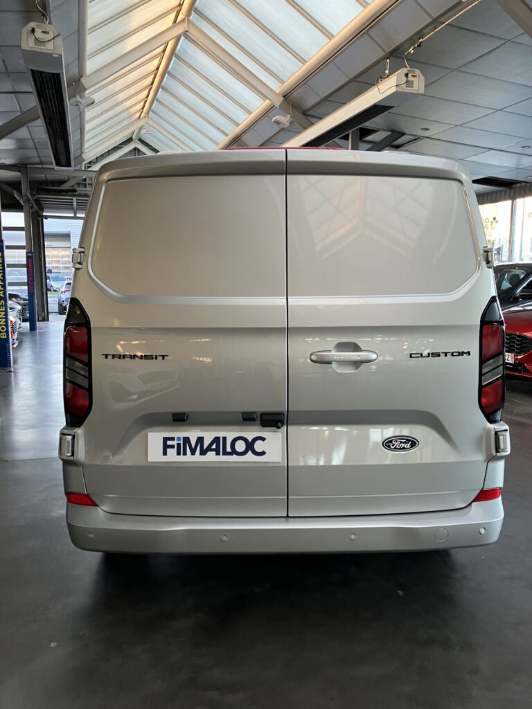 Leasing utilitaire professionnel Fourgon FORD TRANSIT CUSTOM accessible auto entrepreneurs et sociétés sans bilan FIMALOC à Toulouse et Occitanie