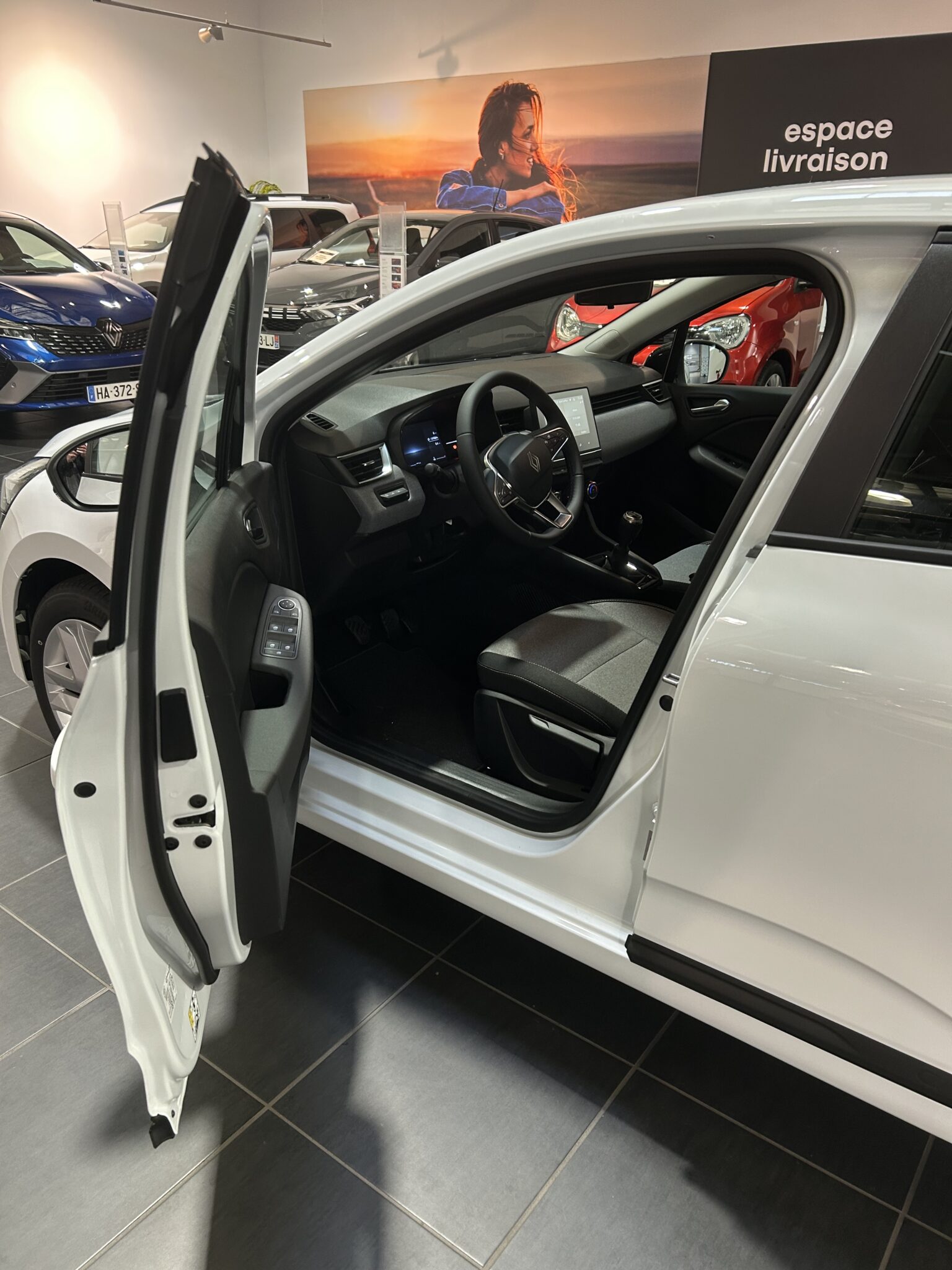 Leasing voiture professionnel Renaut Clio 5 accessible auto entrepreneur, société sans bilan, jeune entreprise avec FIMALOC à Toulouse et en Occitanie