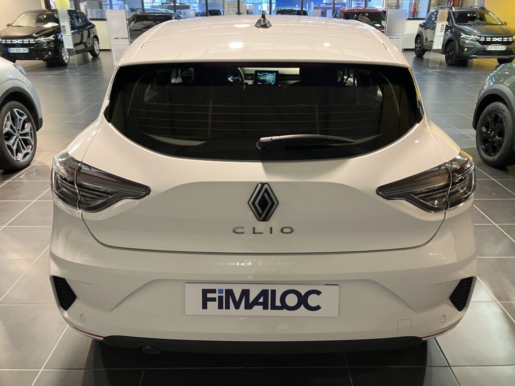 Leasing voiture professionnel Renaut Clio accessible auto entrepreneur, société sans bilan, jeune entreprise avec FIMALOC
