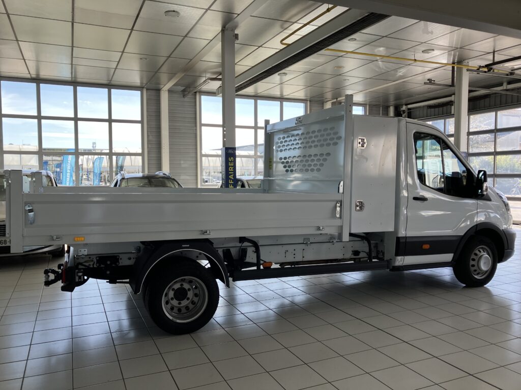Leasing utilitaire professionnel Ford Transit benne auto entrepreneurs et sociétés sans bilan FIMALOC à Toulouse et Occitanie - Montpellier Nîmes Perpignan....