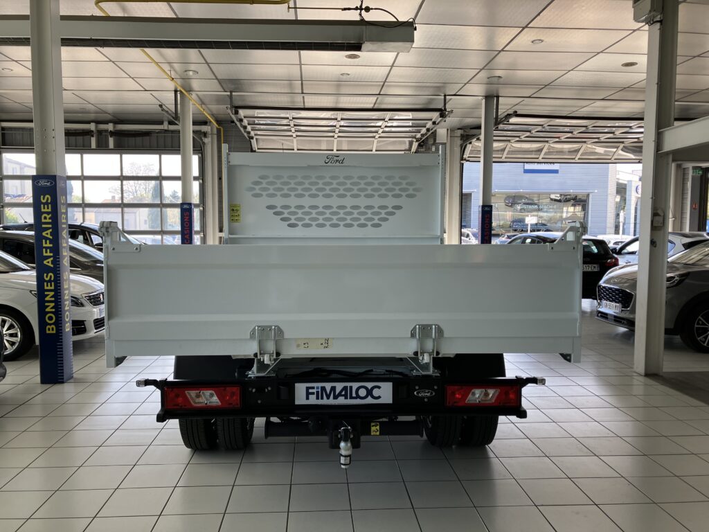 Leasing utilitaire professionnel Ford Transit benne auto entrepreneurs et sociétés sans bilan FIMALOC à Toulouse et Occitanie - Montpellier Nîmes Perpignan....