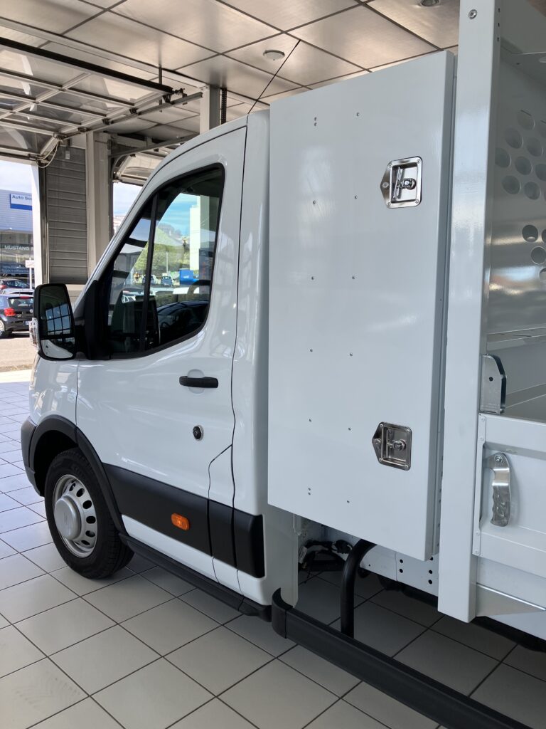 Leasing utilitaire professionnel Ford Transit benne auto entrepreneurs et sociétés sans bilan FIMALOC à Toulouse et Occitanie - Montpellier Nîmes Perpignan....