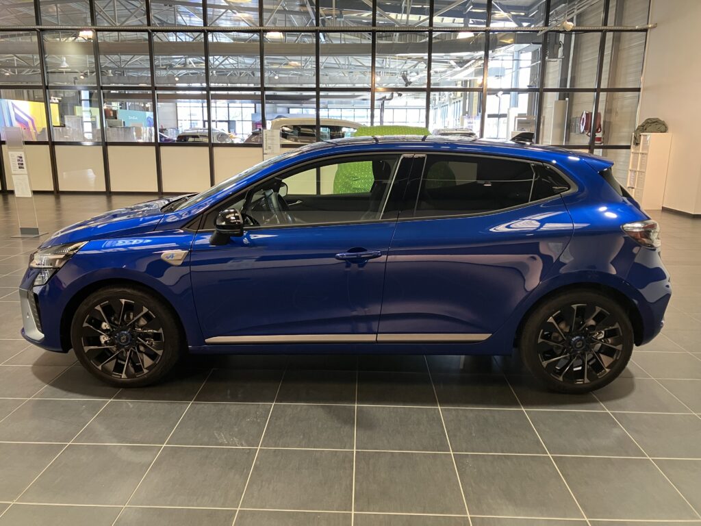 Leasing voiture professionnel Renault Clio e-tech full Hybrid Esprit Alpine, accessible auto entrepreneur, société sans bilan, jeune entreprise FIMALOC à TOULOUSE 