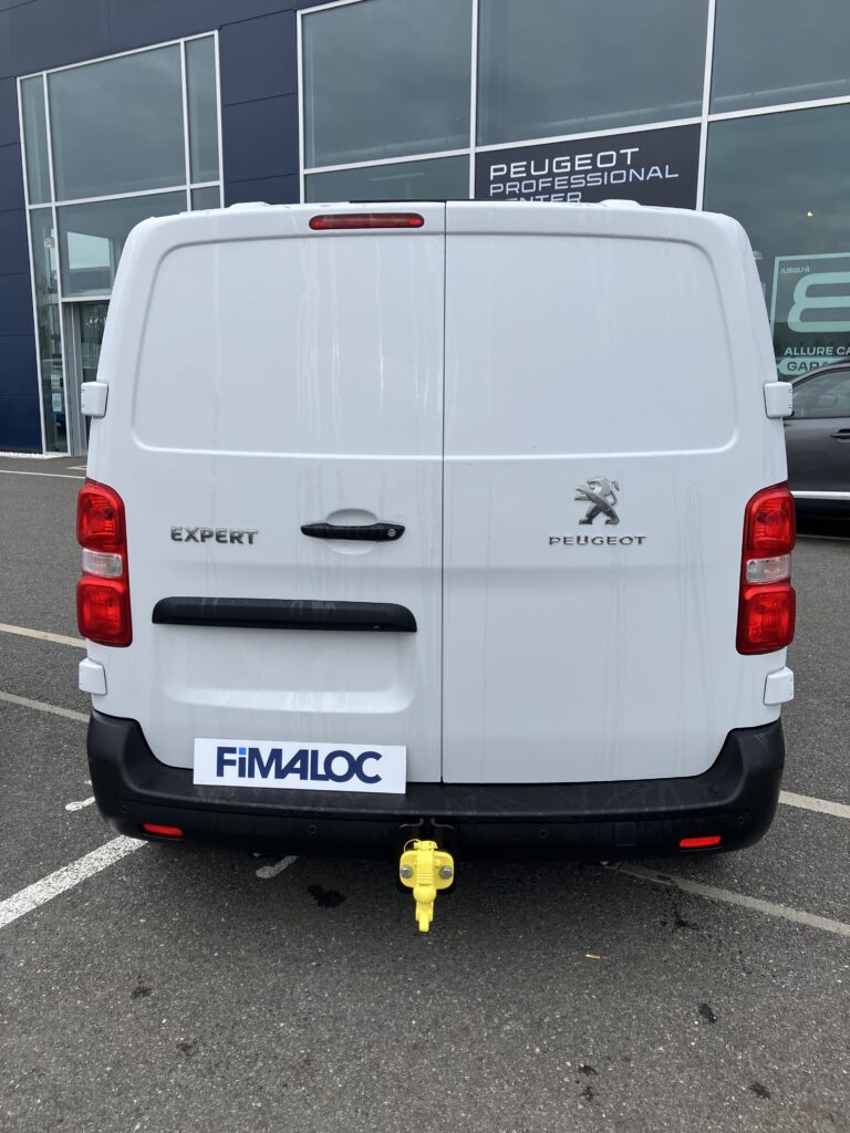 Leasing utilitaire fourgon Peugeot Expert taille M accessible auto entrepreneur, société sans bilan, jeune entreprise avec FIMALOC