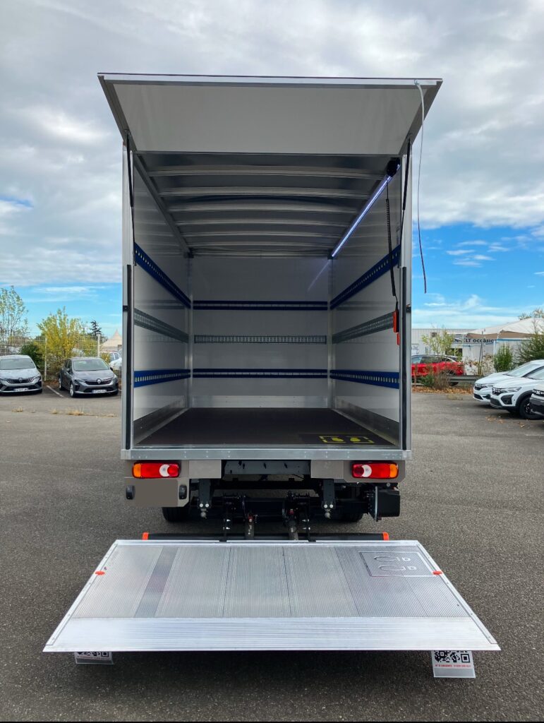 Leasing utilitaire Fourgon Grand volume Renaut Master , accessible auto entrepreneur, société sans bilan, jeune entreprise, avec FIMALOC Toulouse et Occitanie