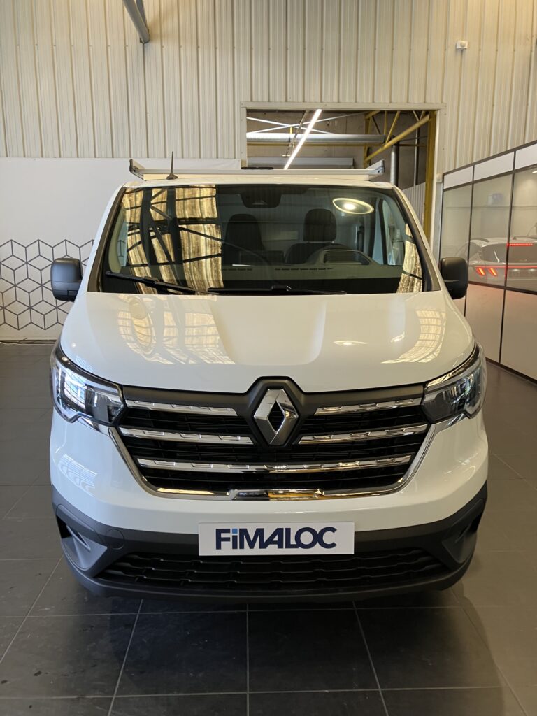 Leasing utilitaire professionnel Renault TRAFIC accessible auto entrepreneur, société sans bilan jeune entreprise avec FIMALOC Toulouse et Occitanie (Montpellier, Nîmes, Perpignan...)