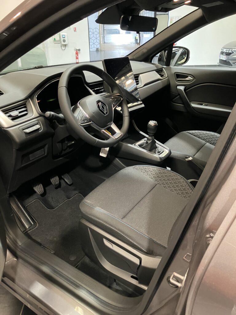 Leasing auto professionnel Renault Captur accessible auto entrepreneur, société sans bilan jeune entreprise avec FIMALOC Toulouse Occitanie