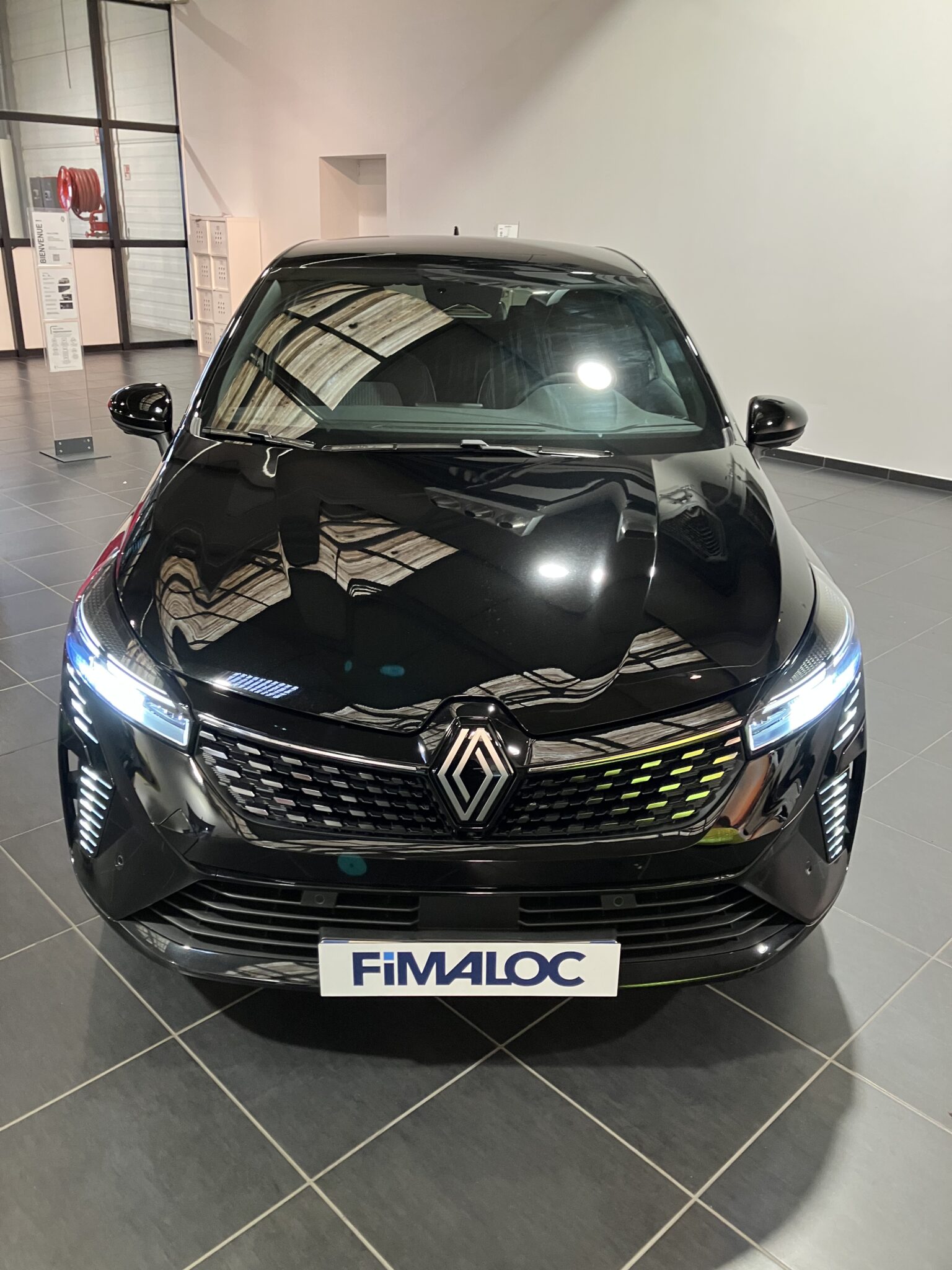 Leasing voiture professionnel Renault Clio accessible auto entrepreneur, société sans bilan jeune entreprise avec FIMALOC Toulouse Occitanie