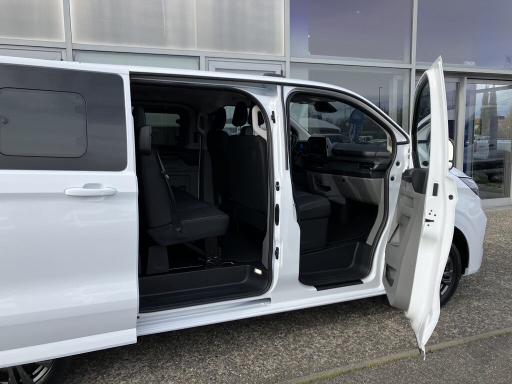 Leasing utilitaire professionnel FORD CUSTOM RENAULT TRAFIC accessible auto entrepreneur, société sans bilan jeune entreprise avec FIMALOC à Toulouse et en Occitanie
