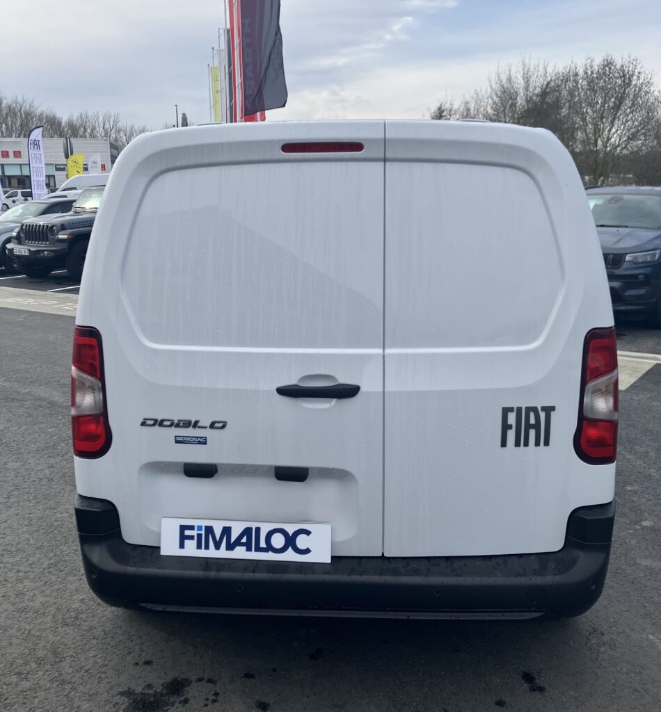 Leasing utilitaire pour professionnel Fiat Doblo accessible auto entrepreneur, société sans bilan jeune entreprise avec FIMALOC à Toulouse et en Occitanie