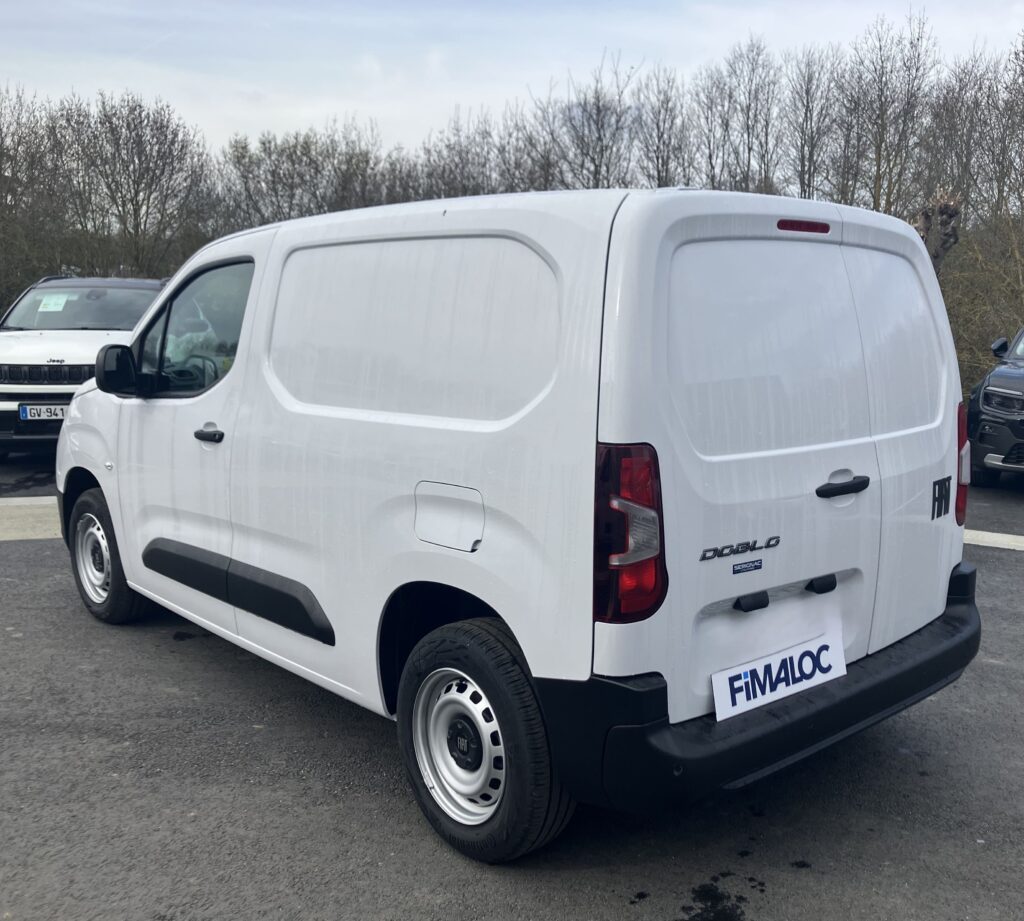 Leasing utilitaire pour professionnel Fiat Doblo accessible auto entrepreneur, société sans bilan jeune entreprise avec FIMALOC à Toulouse et en Occitanie