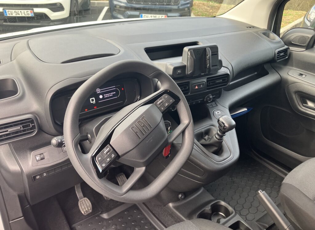 Leasing utilitaire pour professionnel Fiat Doblo accessible auto entrepreneur, société sans bilan jeune entreprise avec FIMALOC à Toulouse et en Occitanie