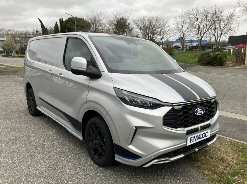 Fourgon frigorifique FORD TRANSIT en leasing utilitaire professionnel. Accessible autoentrepreneur, société sans bilan, jeune entreprise, avec FIMALOC Occitanie à Toulouse Montpellier Nîmes Perpignan - avant droit
