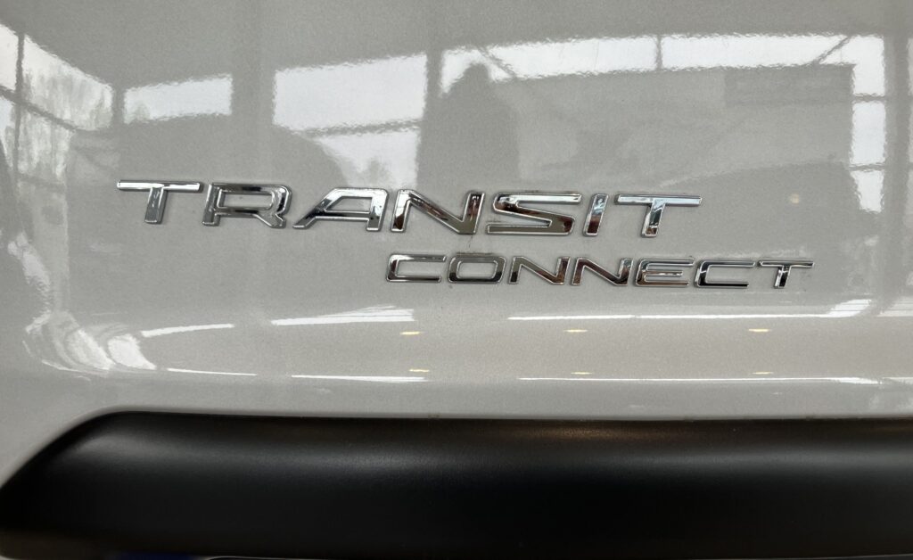 Leasing professionnel véhicule utilitaire FORD TRANSIT, tourisme, société. Accessible autoentrepreneur, société sans bilan jeune entreprise, avec FIMALOC