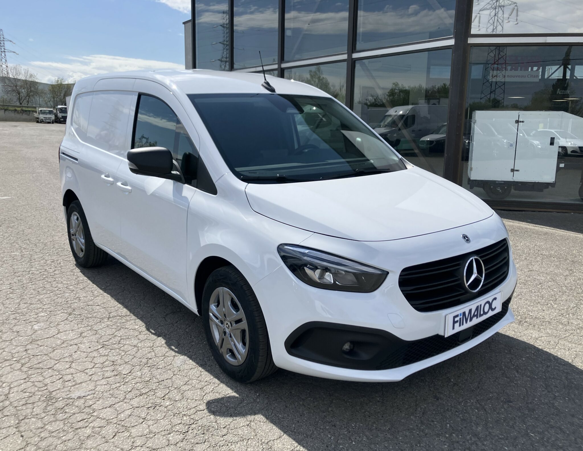 Leasing professionnel véhicule utilitaire, tourisme, société. Accessible autoentrepreneur, société sans bilan jeune entreprise, avec FIMALOC